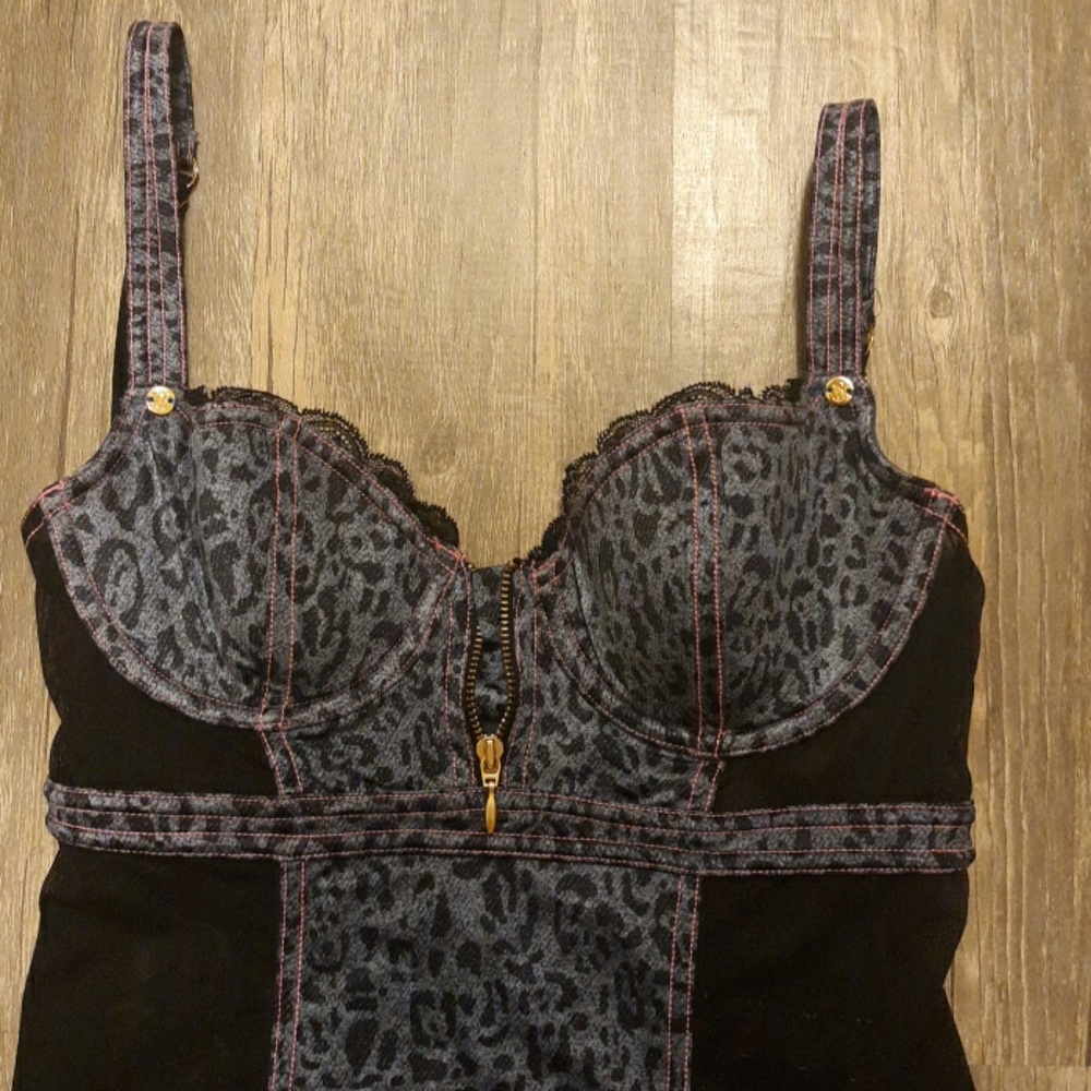 Lingerie - Picture 2 of 3